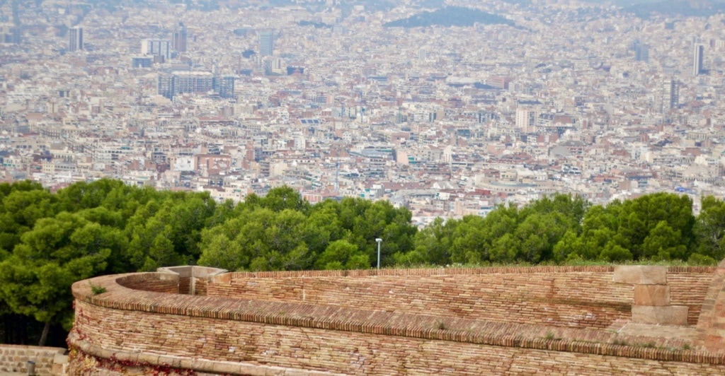 Blick vom Montjuïc auf Barcelona