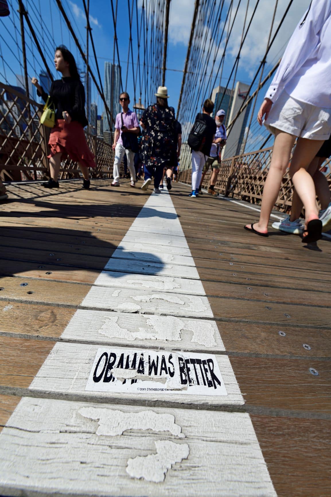 "Obama was better" Aufkleber Brücke New York