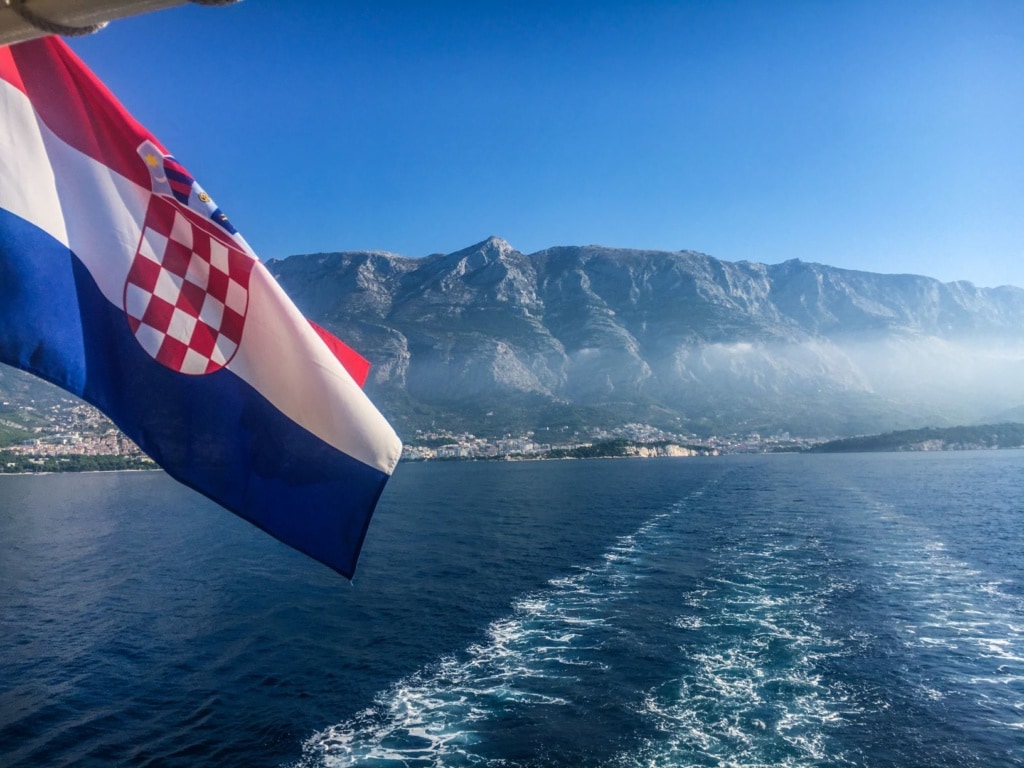 Kroatien-Flagge auf Fähre