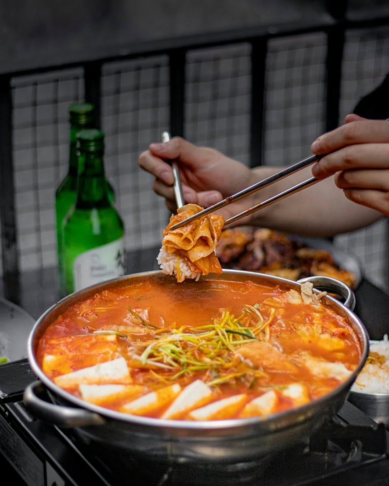 Koreanisches Essen: Gerichte von Bibimbap bis Soju