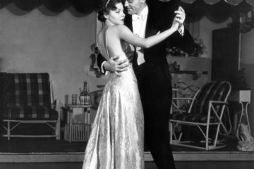 Paar beim Tanzen in Old Hollywood
