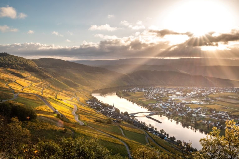 Wandern an der Mittelmosel: 3 Routen entlang der schönsten Moselschleifen