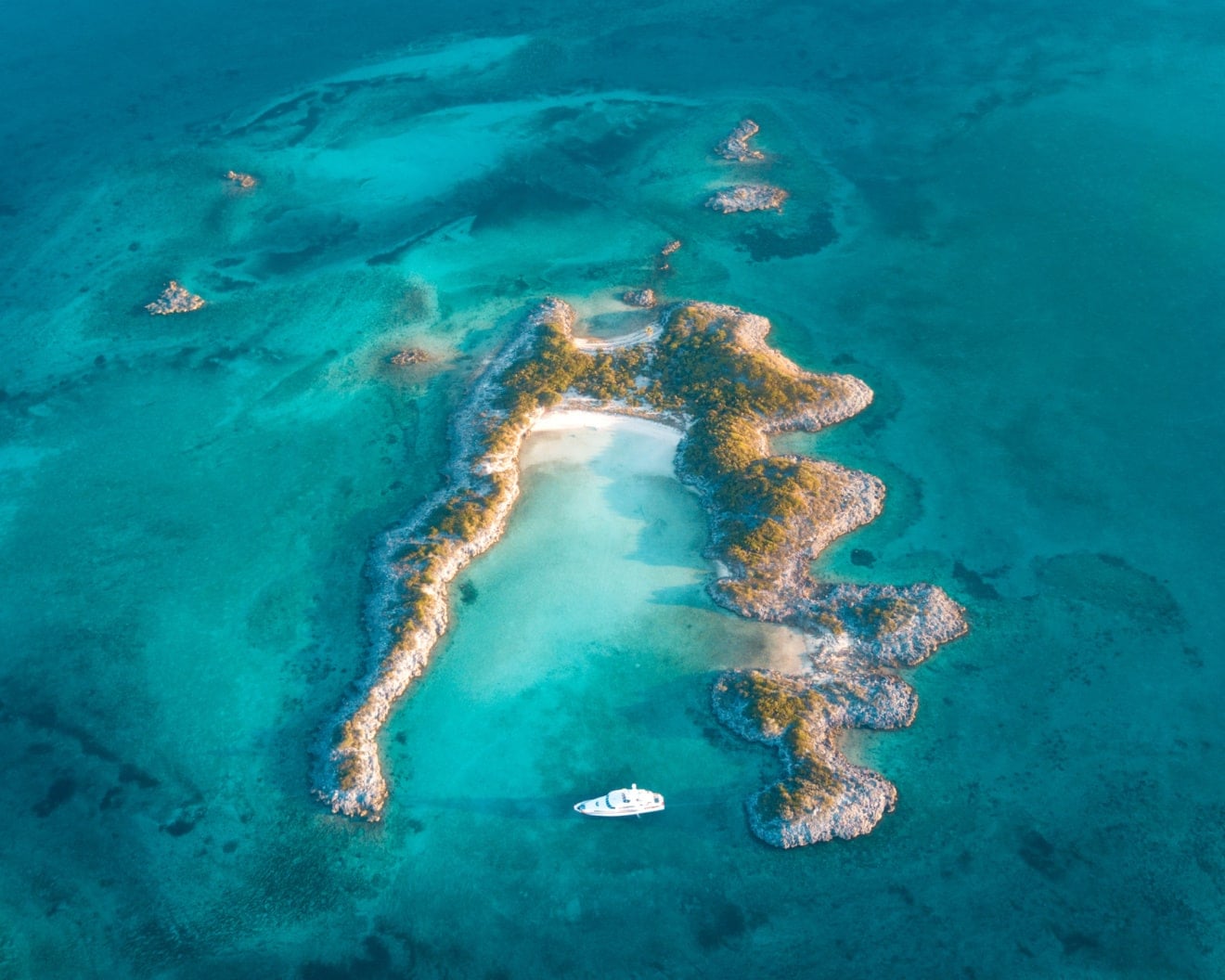 Airbnb schickt fünf Menschen für ein Sabbatical auf die Bahamas.