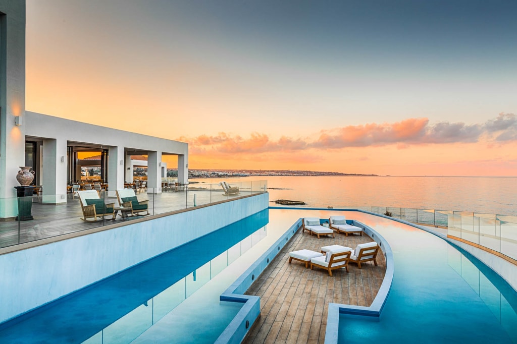 Infinity Pool des Abaton Resorts auf Kreta