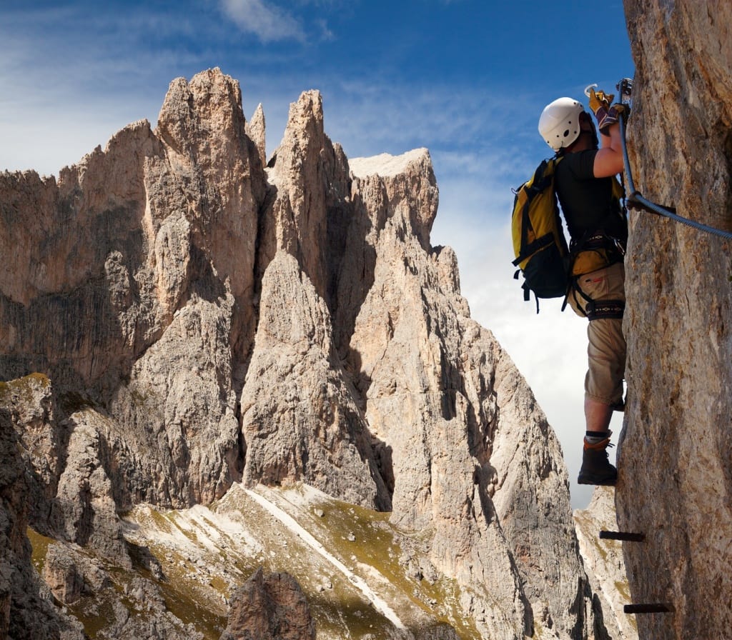 Wir zeigen Euch die spektakuläresten Klettersteige in den Dolomiten.