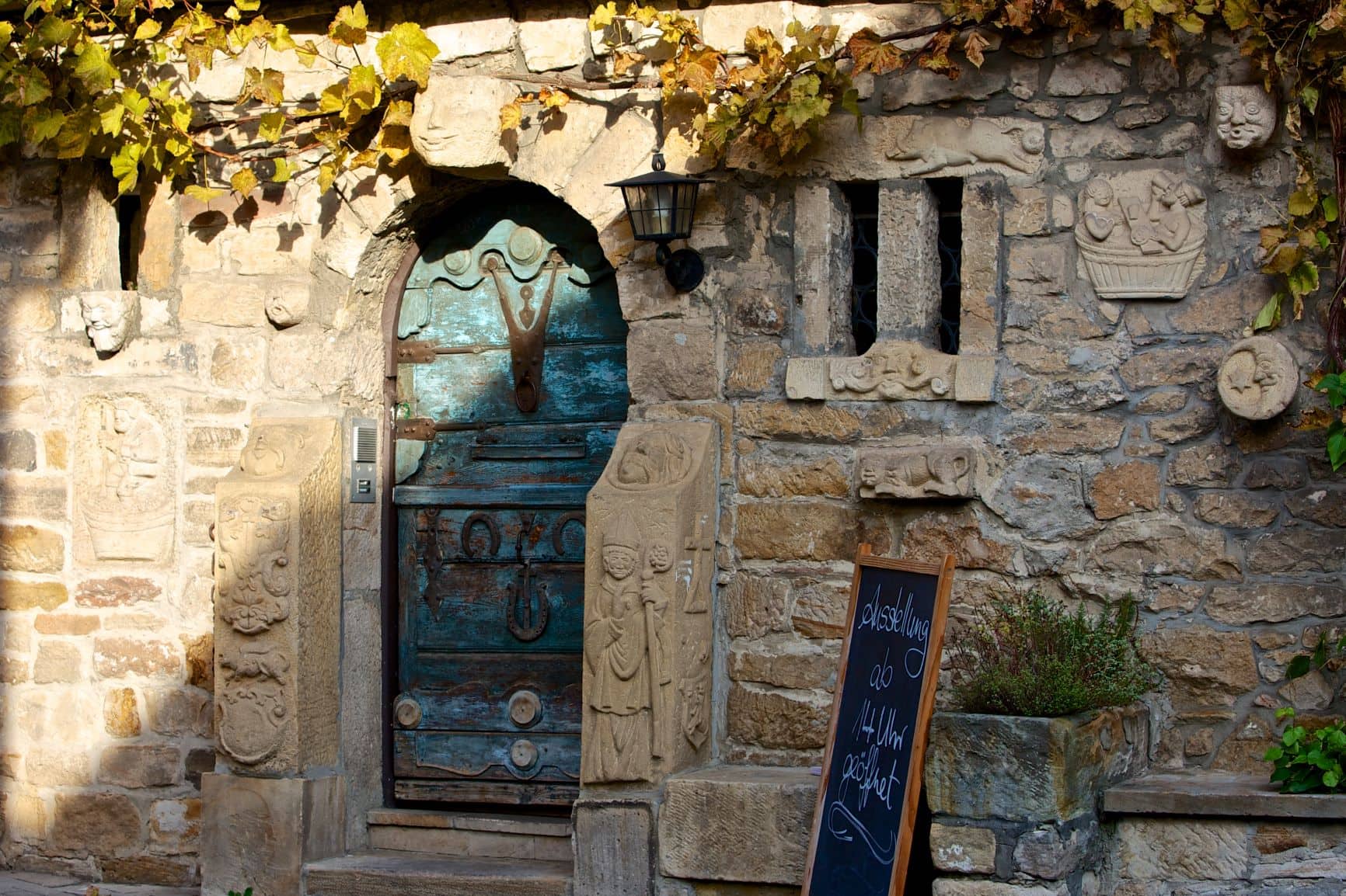 Eingang des Restaurants Eselsburg in Mußbach/Pfalz