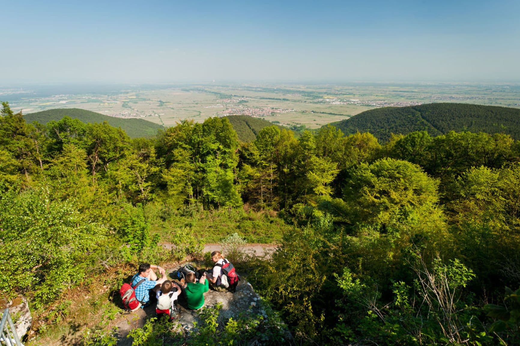 Familie auf dem Kalmit in der Pfalz 