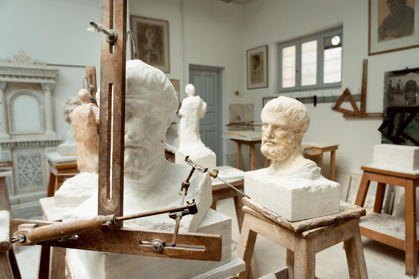 Skulpturenhauen in einer Marmor-Schule auf der griechischen Insel Tinos
