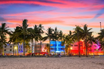 Art Deco Häuser und Strand in South Beach, Miami