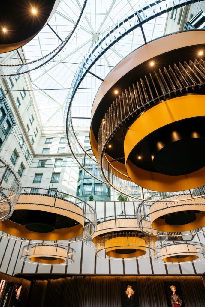 Atrium des Radisson Collection Hotel in Brüssel 