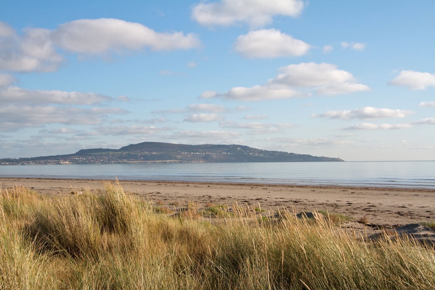Dollymount Beach auf Bull Island in Dublin, Irland 