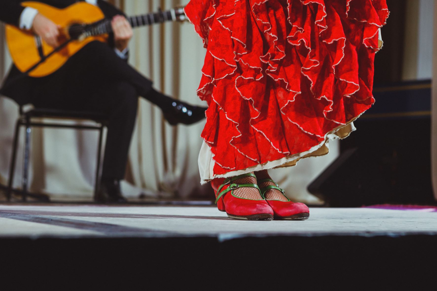 Flamenco-Tänzerbeine auf der Bühne
