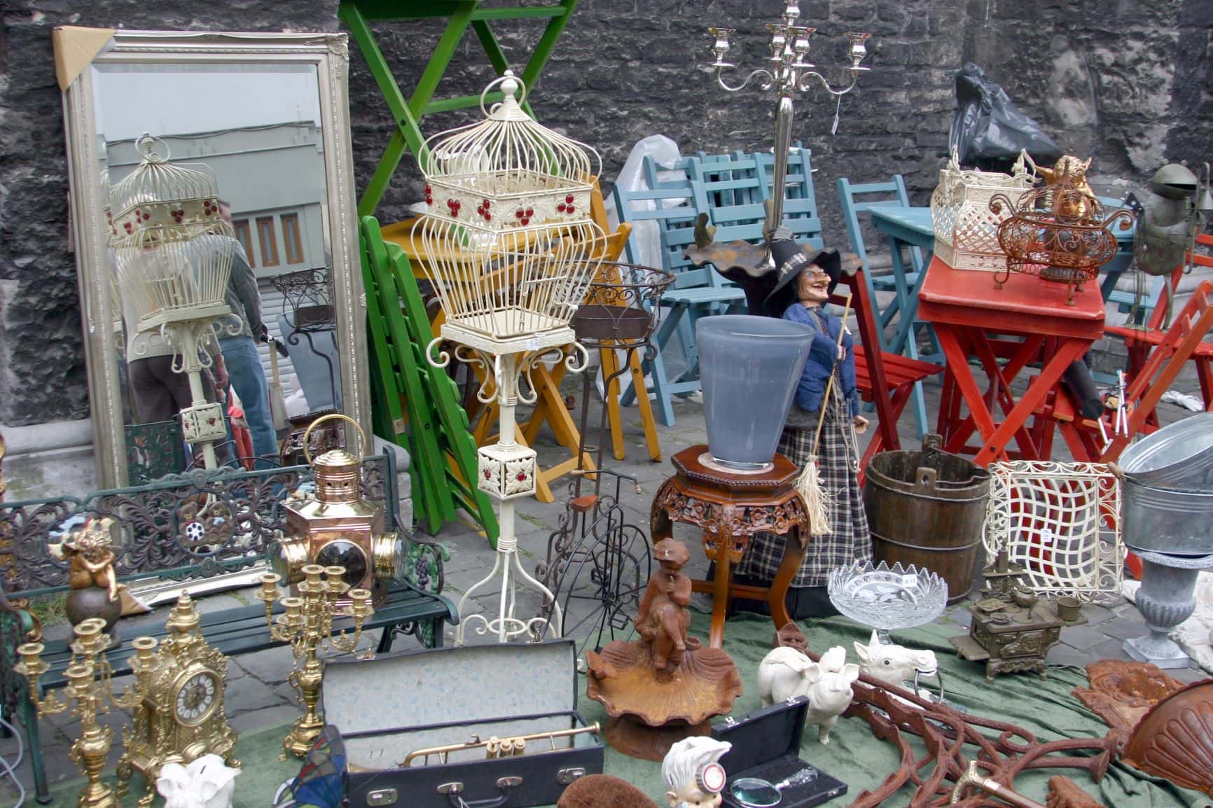 Vintage-Ausstellungsgegenstände auf Flohmarkt