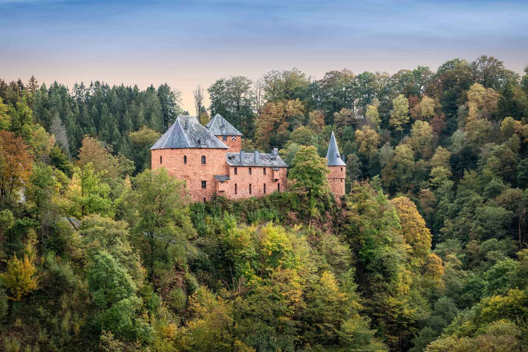 Burg Reinhardstein in der Wallonie