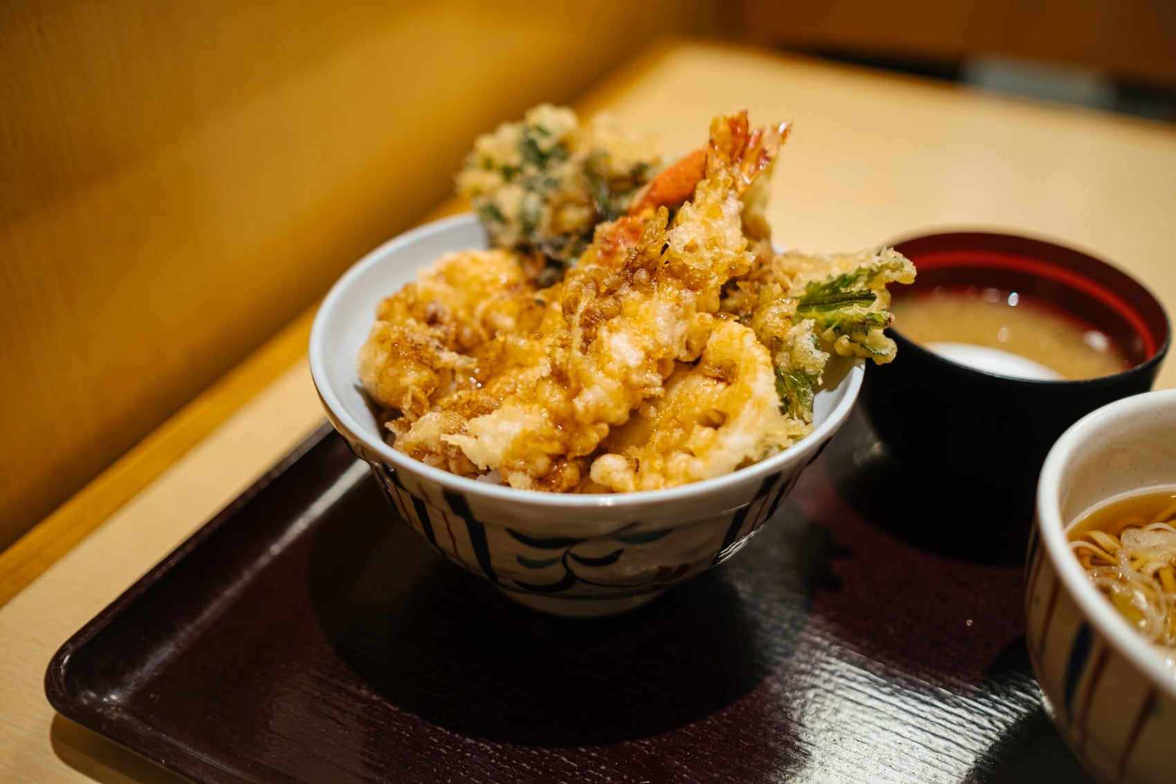 Tempura in einer Schale in Japan