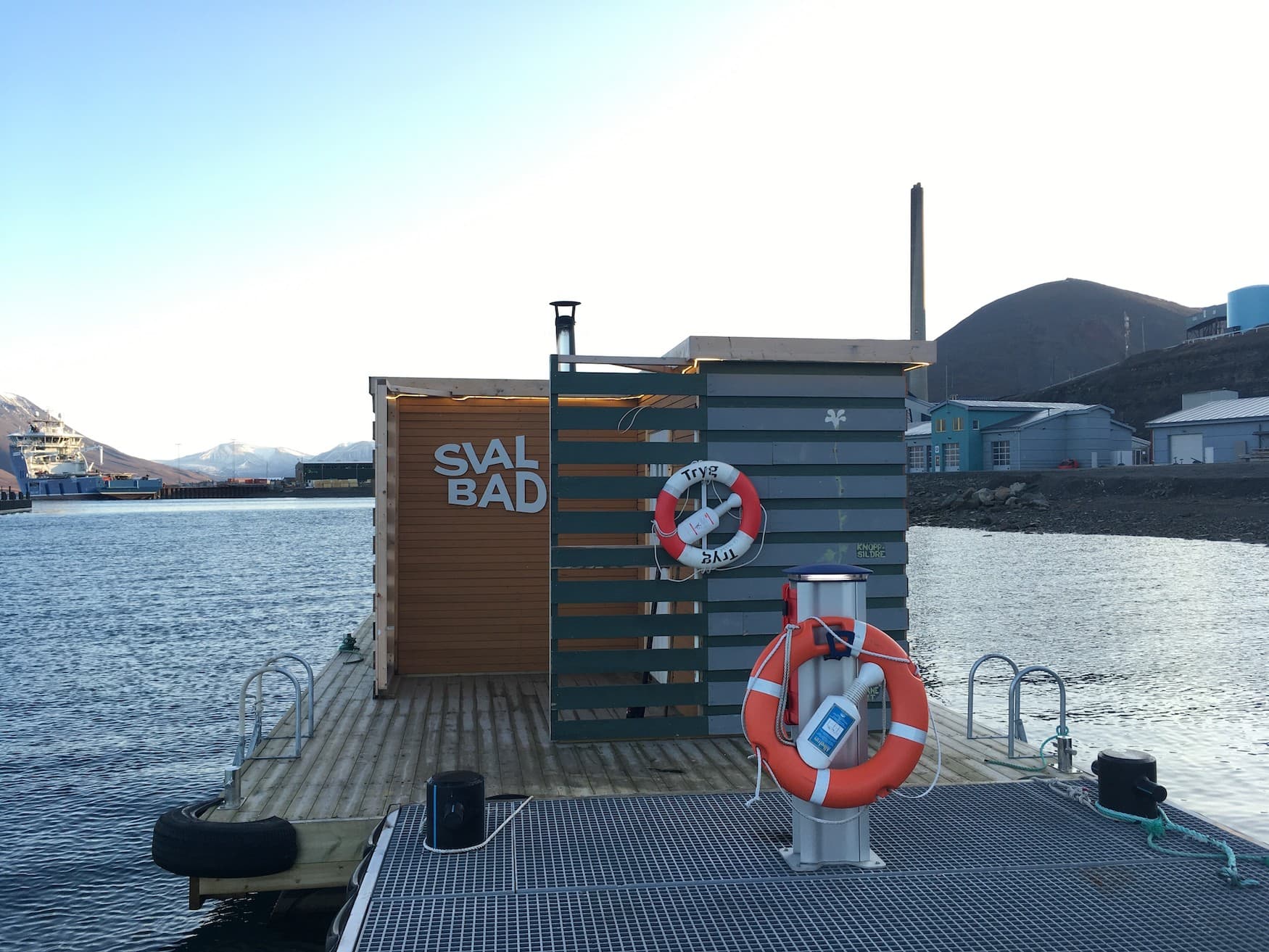 Schwimmende Svalbad-Sauna in Norwegen