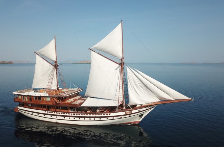 die Segelyacht Prana by Atzaró