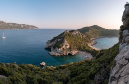 Grüne Bucht auf der griechischen Insel Korfu