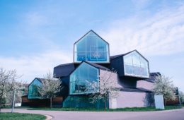Das Vitra Museum in Weil am Rhein ist eines der coolsten Design-Museen der Welt.