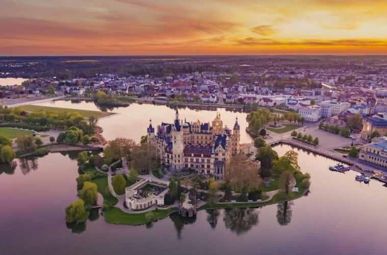 Schweriner Schloss: Einst Heimat von Herzögen sitzt heute im Schweriner Schloss der Landtag | Timm Allrich