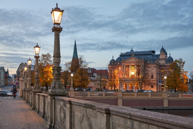 Ein kultureller Höhepunkt ist sicher das Mecklenburgische Staatstheater in Schwerin. | Oliver Borchert