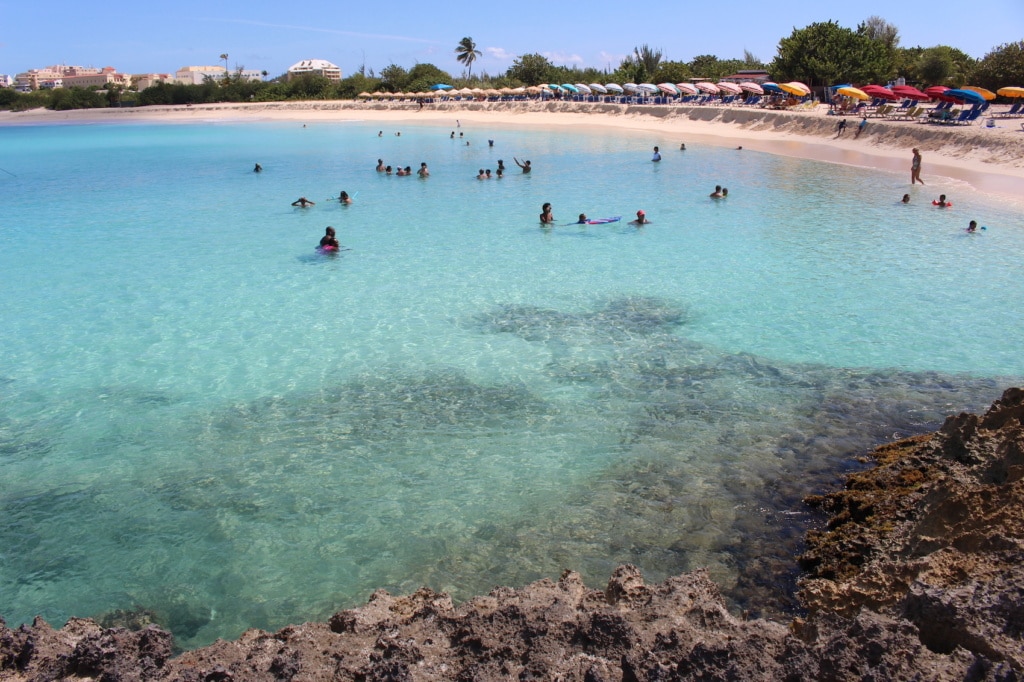 Der Mullet Bay Beach auf Sint Maarten ist der perfekte Strand für Familien.