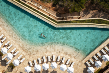 Der Pool im Six Senses Ibiza von oben