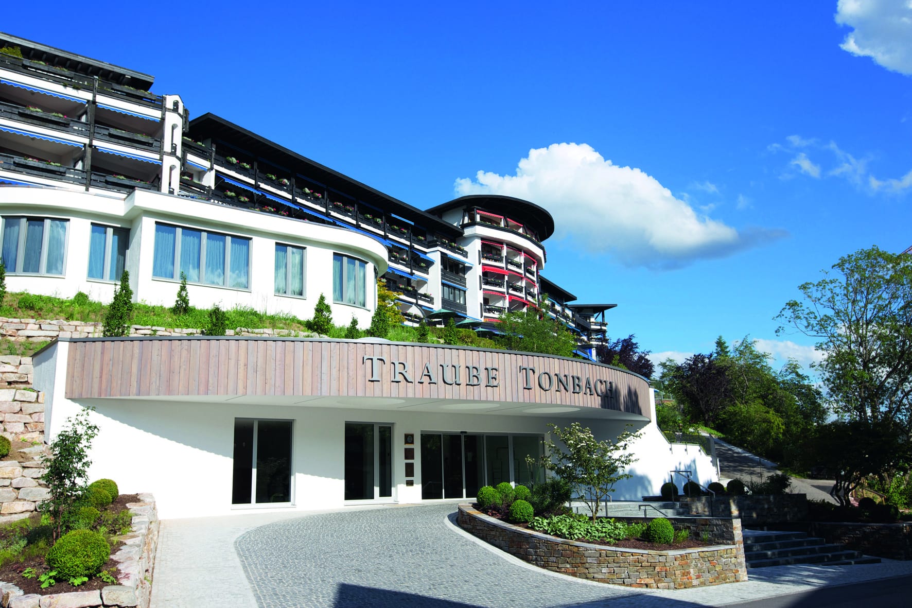 Außenansicht auf das Hotel Traube-Tonbach 