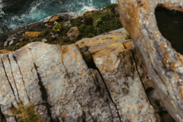 Aran ISlands Irland Blick von den Klippen ins Wasser