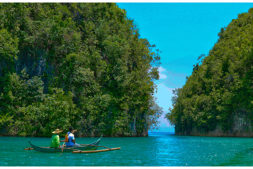 Türkises Wasser des Bojo River auf den Philippinen