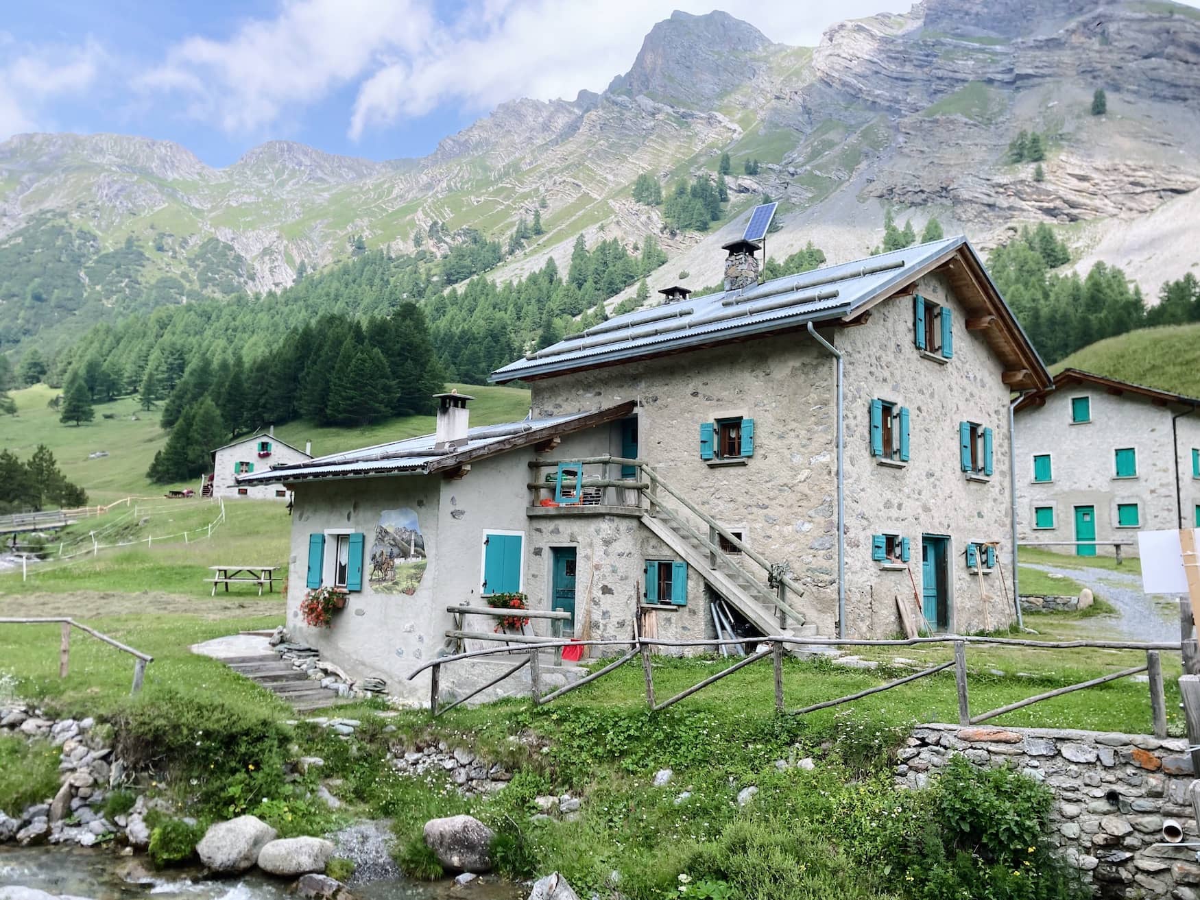 Landhaus in italienischem Alpendorf