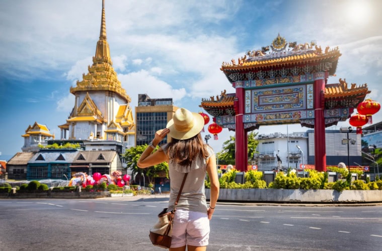 Touristin in Chinatown in Bangkok