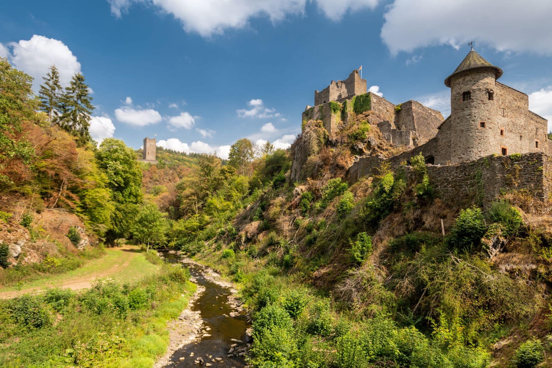 Wandern in Rheinland-Pfalz: Lieserpfad und die Manderscheider Burgen