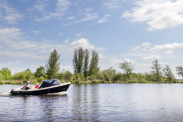 E-Mobilität in Friesland: Mit dem E-Boot durch den Nationalpark De Alde Feanen