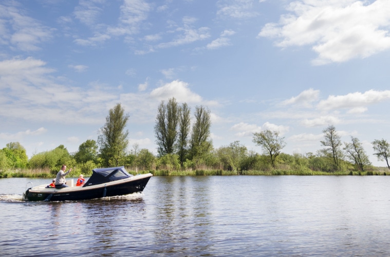 E-Mobilität in Friesland: Mit dem E-Boot durch den Nationalpark De Alde Feanen