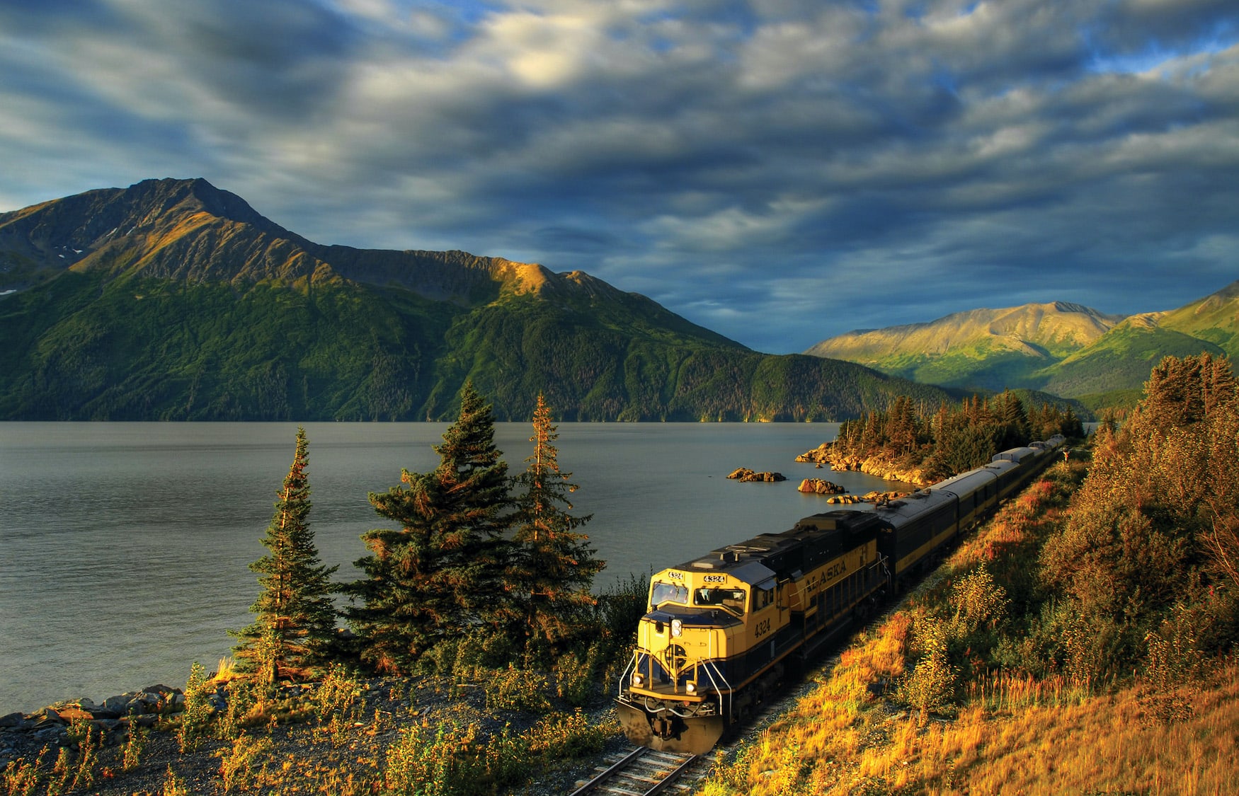 die Fahrt mit der Alaska Railroad bei Anchorage ist ein Abenteuer