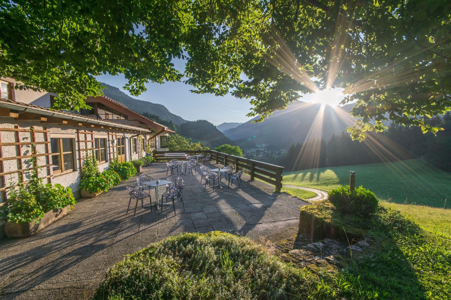 Im Mountain Retreat Center des Reiseveranstalters Indigourlaub finden Meditationswillige Ruhe und Abgeschiedenheit in der Chiemgauer Bergwelt