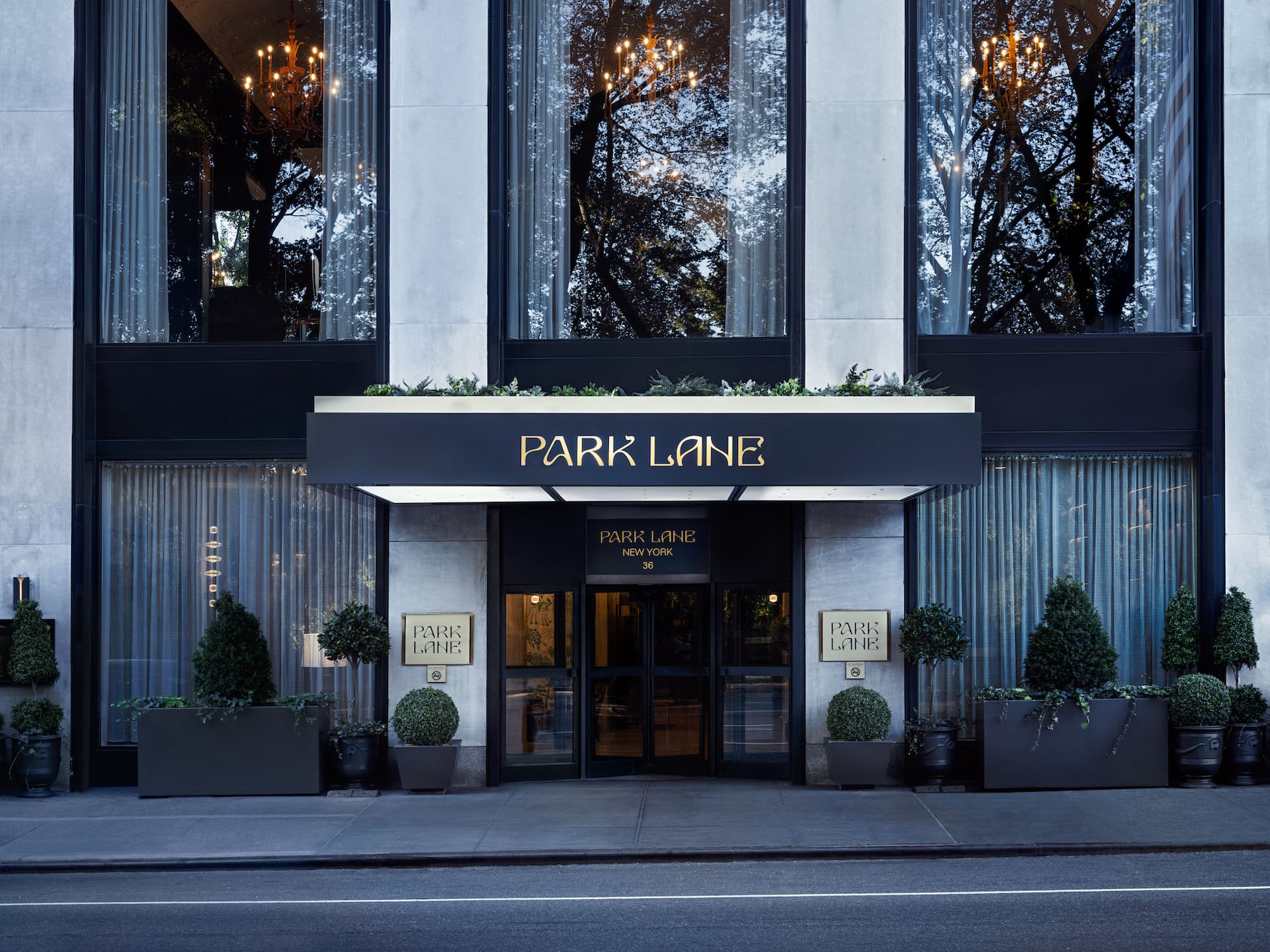 Parklane Hotel in New York City von außen