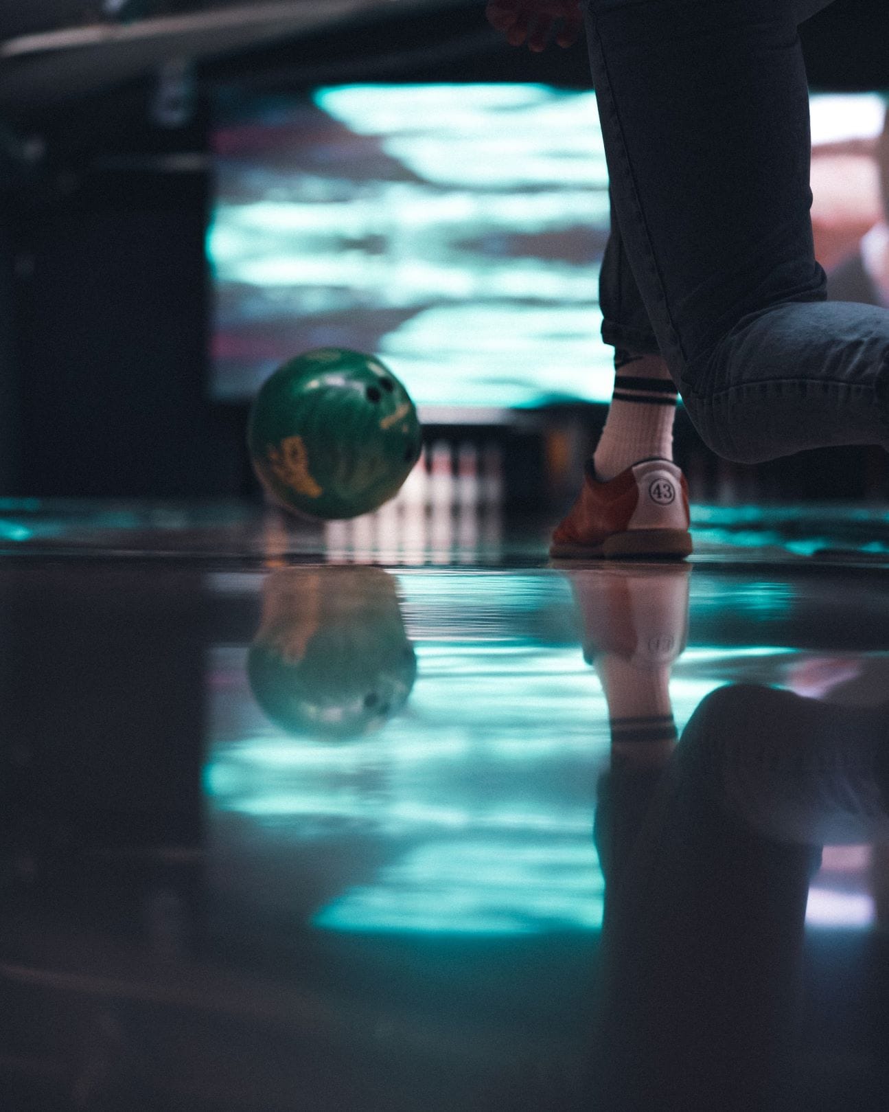 bowling person 