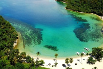 Bucht eines nachhaltigen Resorts auf den Philippinen