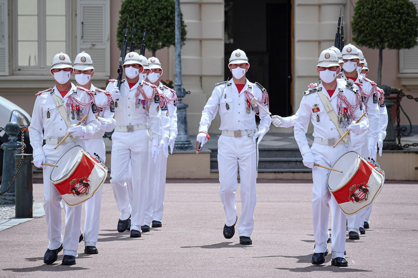 Wachwechsel vor dem Fürstenpalast in Monaco 