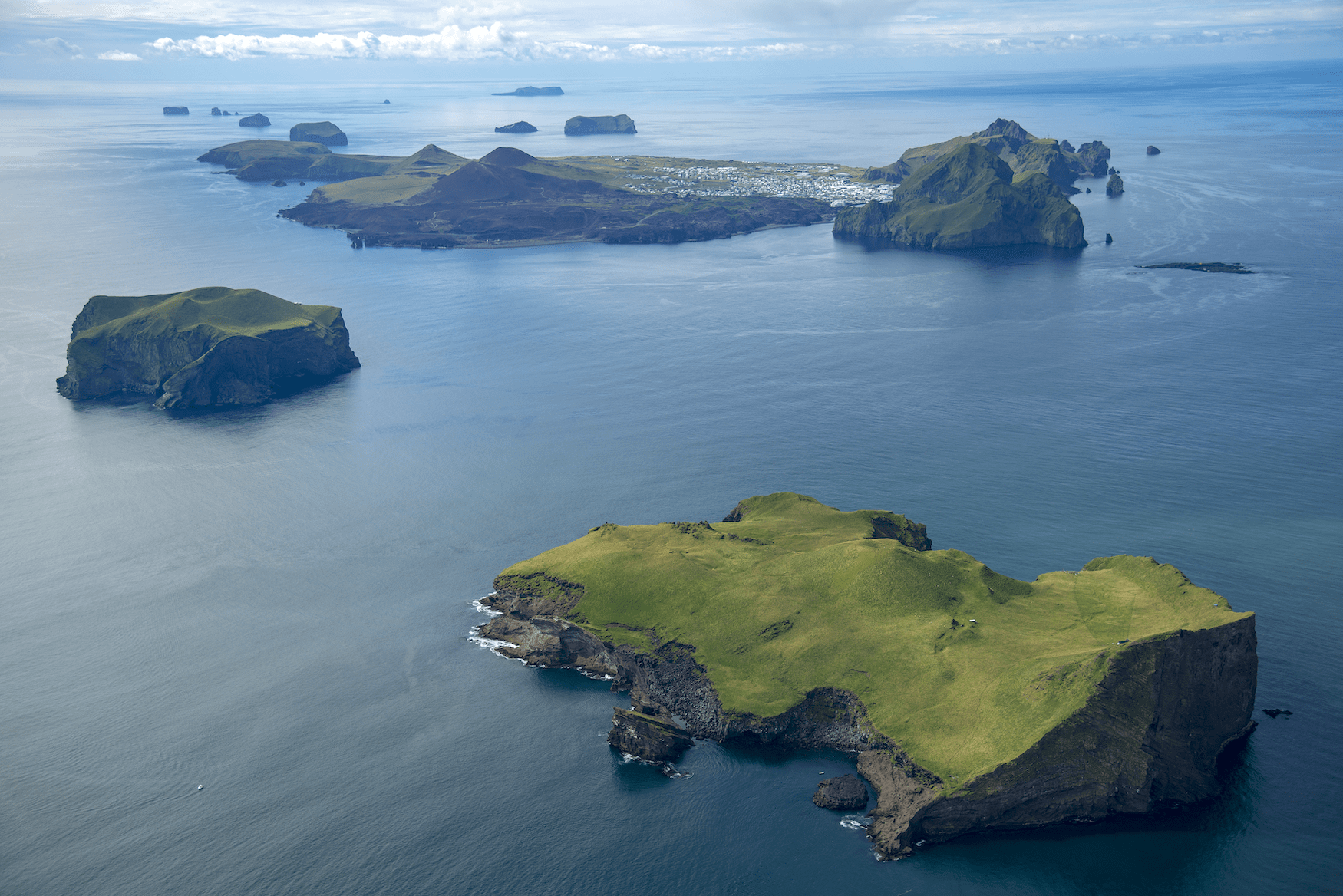 Vulkaninsel Vestmannaeyjar im Süden Insel, einer der Geheimtipps für Island