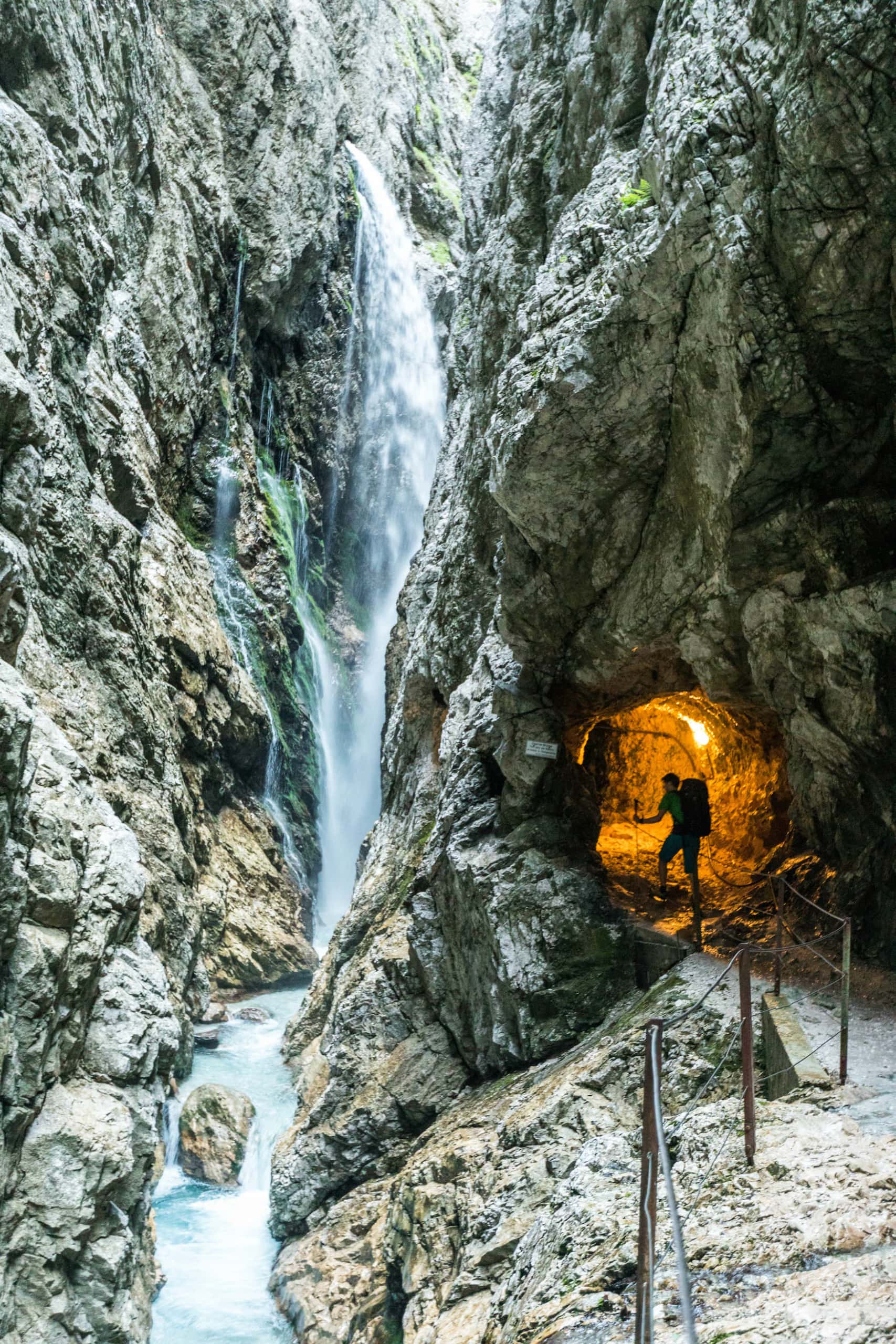 Eine der schönsten Wanderungen in der Zugspitz-Region führt durch die Höllentalklamm