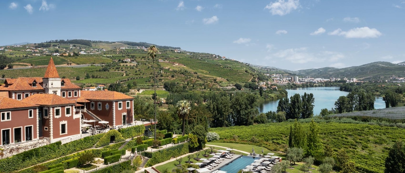 Blick auf die Hotelanlage Six Senses Douro Valley