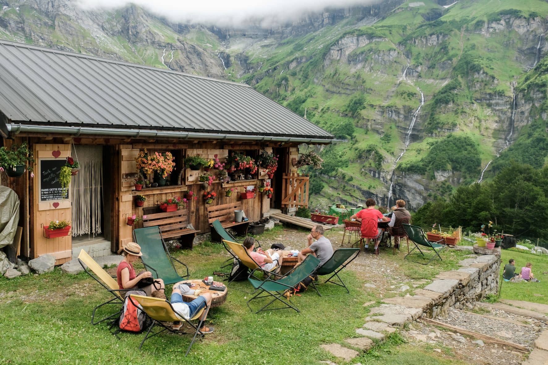 Terrasse des Chalet du Boret in den französischen Alpen 