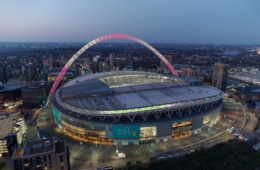 Wembley stadion in London abends
