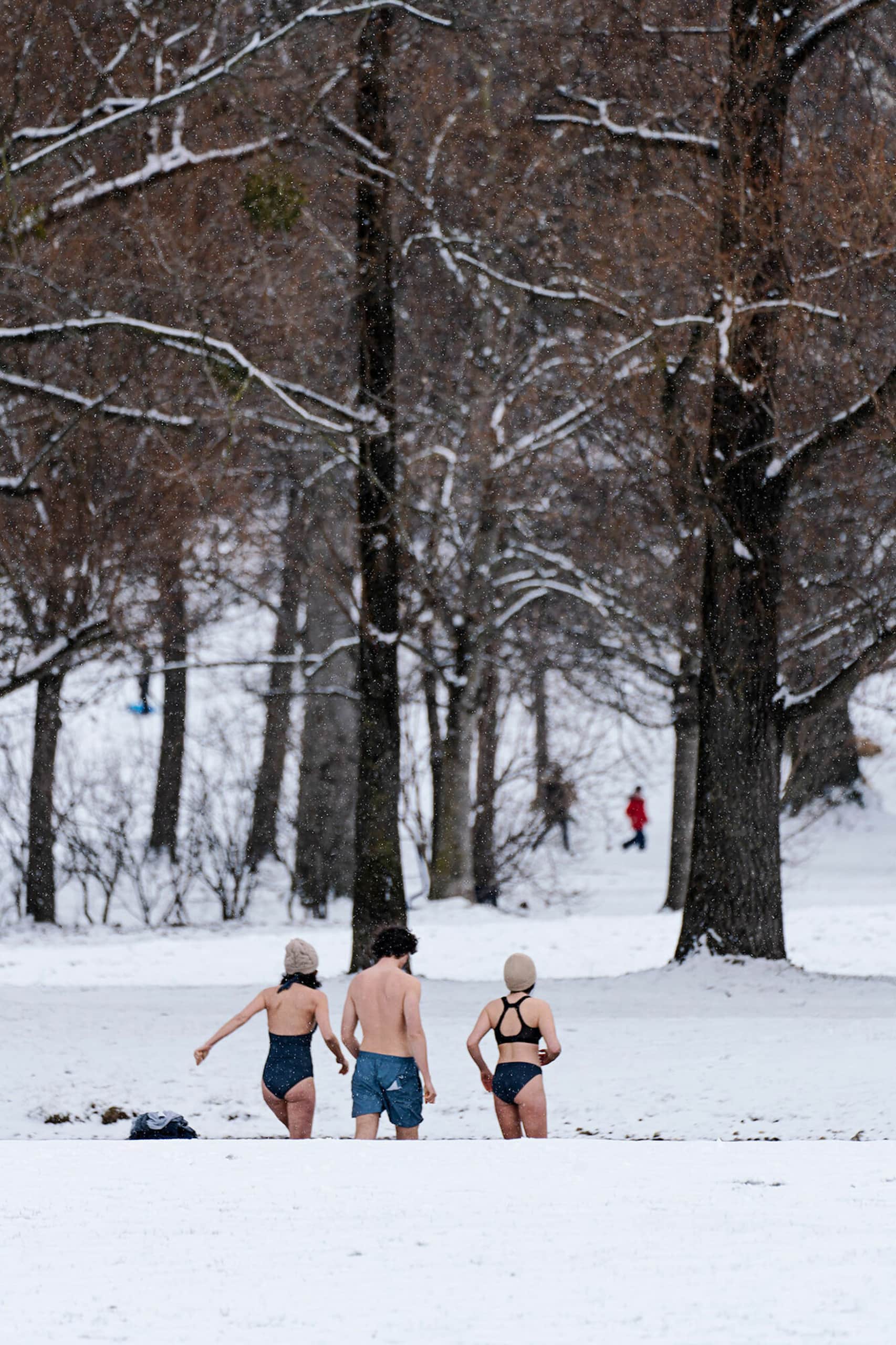 München im Winter: Eisbaden