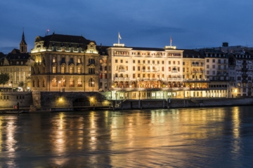 Hotel in Basel am Ufer des Rhein
