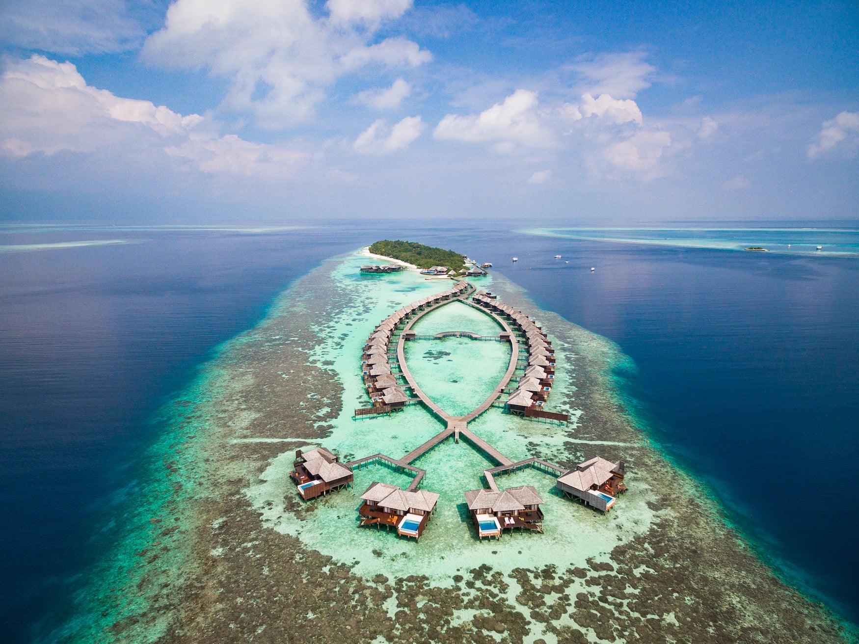 das Lily Beach Resort & Spa auf den Malediven