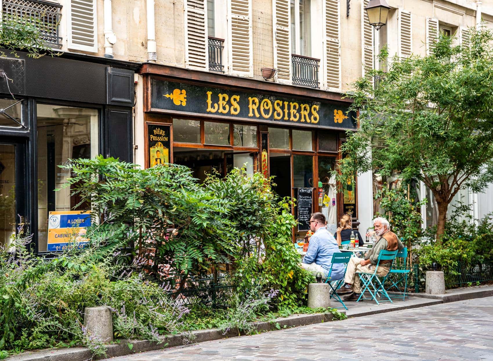 Außenterrasse des Restaurants Les Rosiers in Paris 